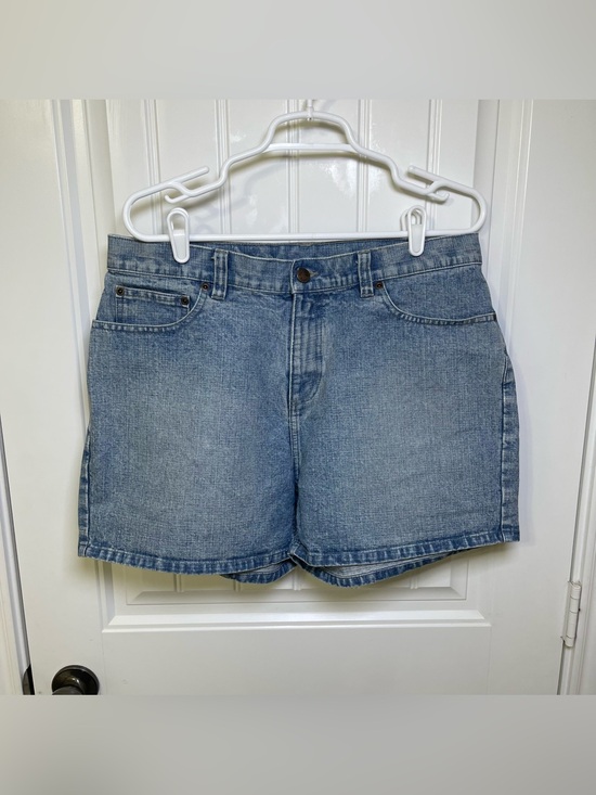 Riveted By Lee Pants - Vtg Riveted by Lee Women’s 14 High-Rise Light Blue Denim Jean Mom Shorts Summer